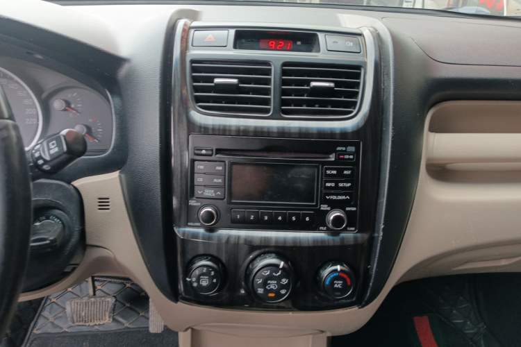 Used Kia Sportage 2013 2.0L Automatic Two-Wheel Drive GL Trim Audio And AC Panel