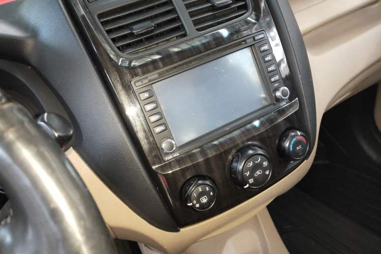 Used Kia Sportage 2013 2.0L Automatic Two-Wheel Drive GL Trim Audio And AC Panel