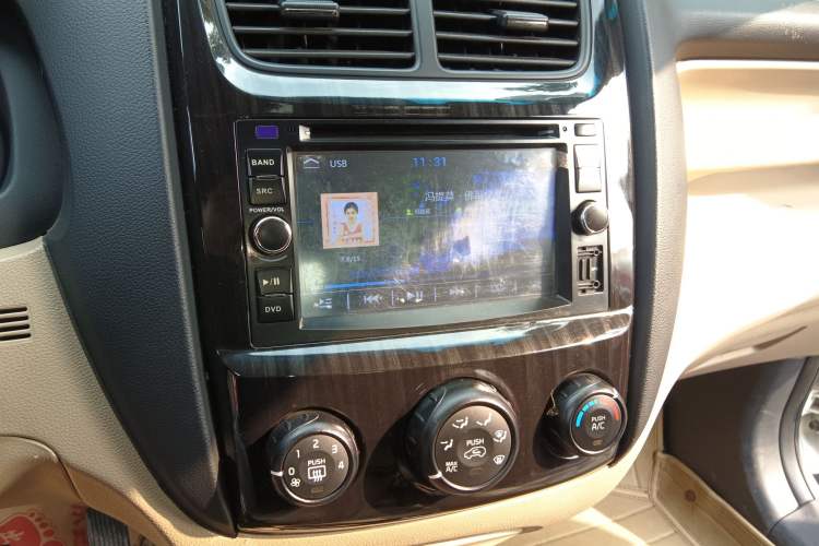 Used Kia Sportage 2013 2.0L Manual Two-Wheel Drive GL Trim Audio And AC Panel