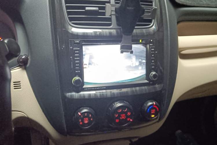 Used Kia Sportage 2013 2.0L Automatic Two-Wheel Drive GL Trim Audio And AC Panel
