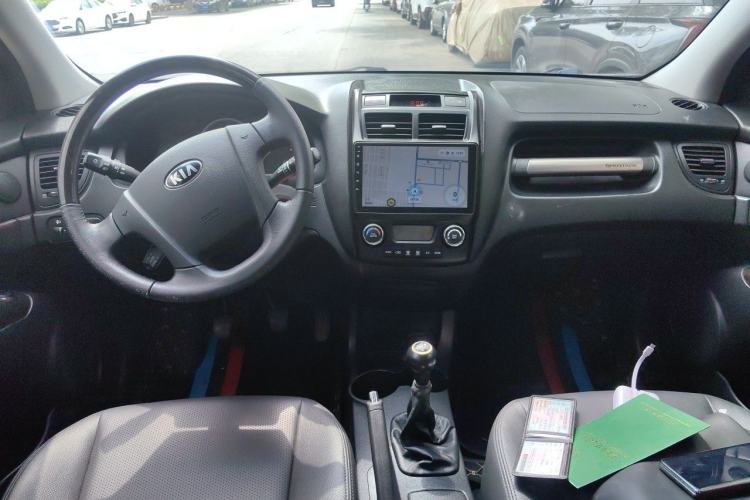 Used Kia Sportage 2013 2.0L Manual Two-Wheel Drive GLS Center Console