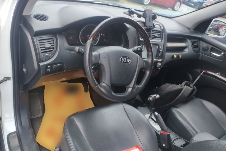 Used Kia Sportage 2013 2.0L Automatic Two-Wheel Drive GLS Trim Center Console