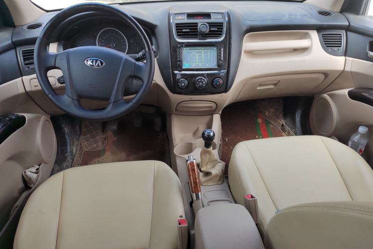 Used Kia Sportage 2013 2.0L Manual Two-Wheel Drive GL Trim Center Console