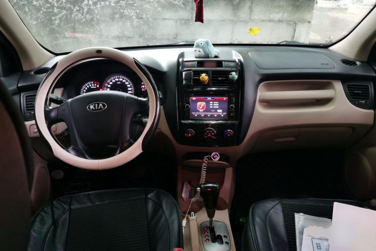 Used Kia Sportage 2013 2.0L Automatic Two-Wheel Drive GL Trim Center Console