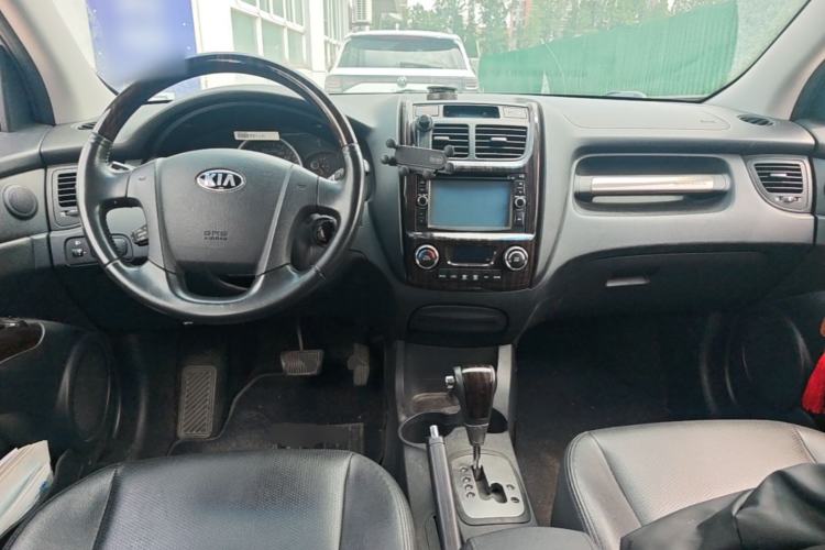 Used Kia Sportage 2013 2.0L Automatic Two-Wheel Drive GLS Trim Center Console