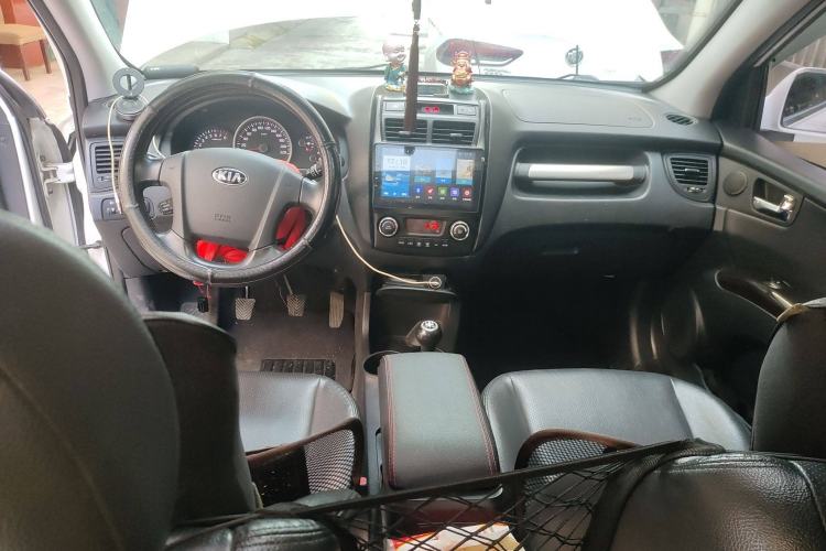 Used Kia Sportage 2013 2.0L Manual Two-Wheel Drive GLS Center Console