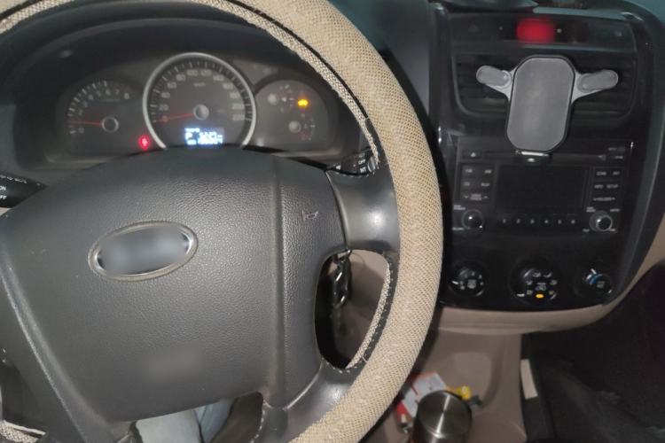 Used Kia Sportage 2013 2.0L Automatic Two-Wheel Drive GL Trim Center Console