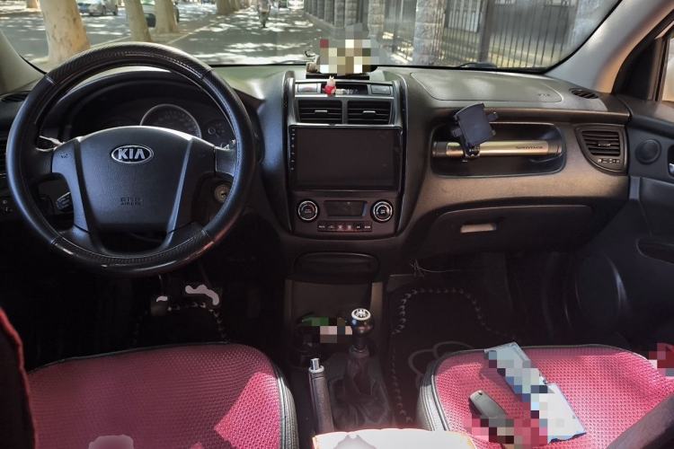 Used Kia Sportage 2013 2.0L Manual Two-Wheel Drive GLS Center Console
