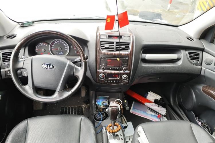 Used Kia Sportage 2013 2.0L Automatic Two-Wheel Drive GLS Trim Center Console