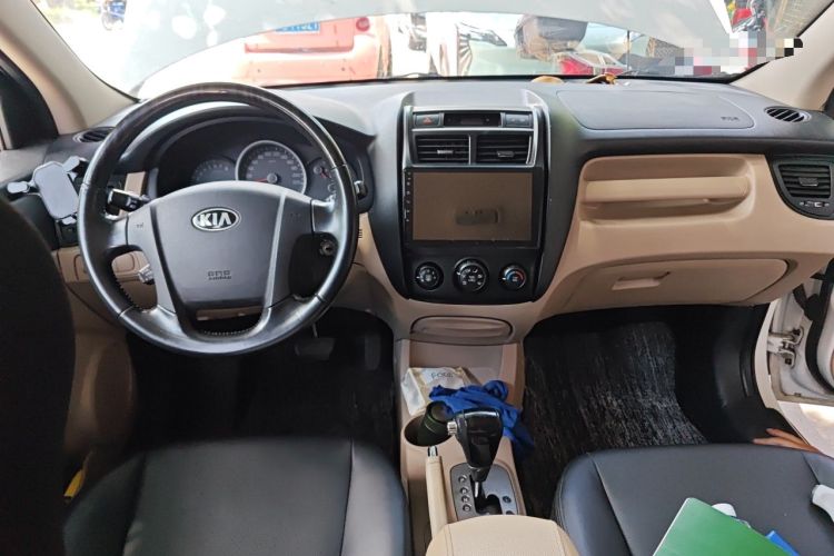 Used Kia Sportage 2013 2.0L Automatic Two-Wheel Drive GL Trim Center Console