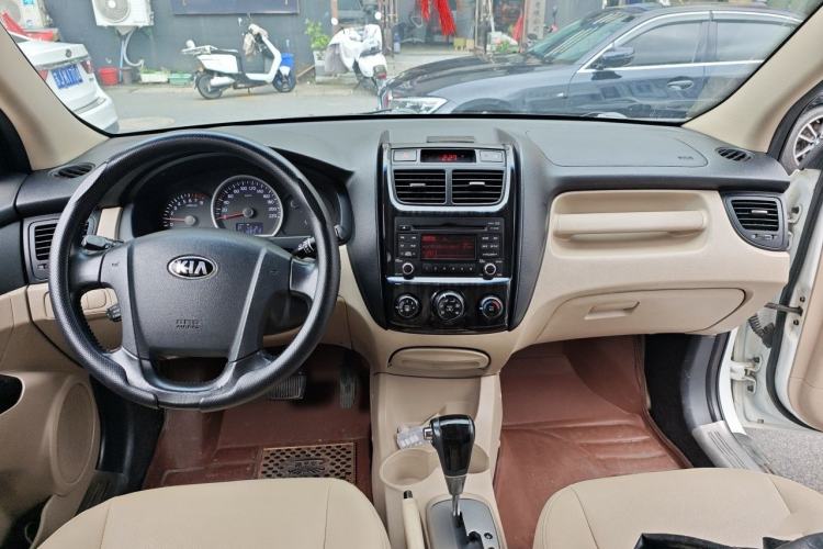 Used Kia Sportage 2013 2.0L Automatic Two-Wheel Drive GL Trim Center Console