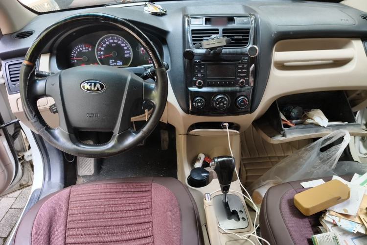 Used Kia Sportage 2013 2.0L Automatic Two-Wheel Drive GL Trim Center Console
