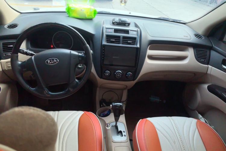 Used Kia Sportage 2013 2.0L Automatic Two-Wheel Drive GL Trim Center Console