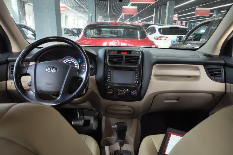Used Kia Sportage 2013 2.0L Automatic Two-Wheel Drive GL Trim Center Console