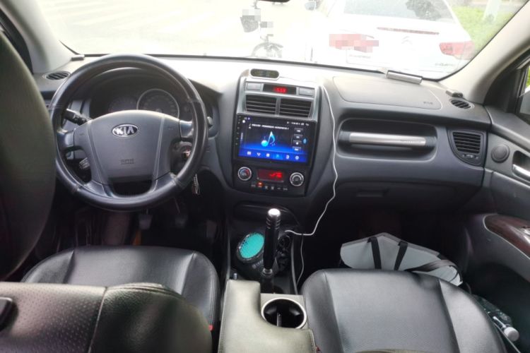 Used Kia Sportage 2013 2.0L Manual Two-Wheel Drive GLS Center Console