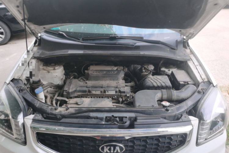 Used Kia Sportage 2013 2.0L Manual Two-Wheel Drive GL Trim Engine Bay
