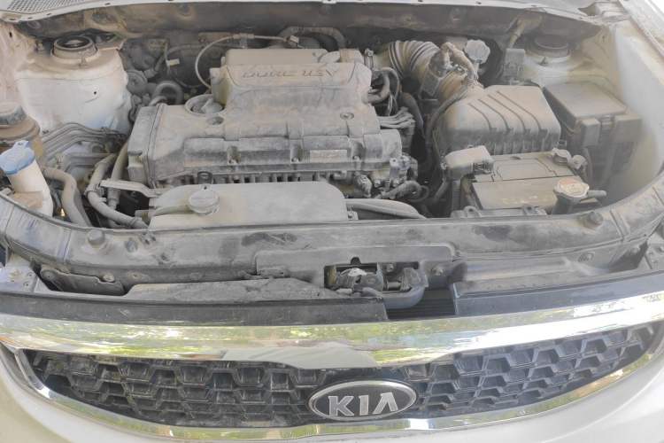 Used Kia Sportage 2013 2.0L Manual Two-Wheel Drive GLS Engine Bay