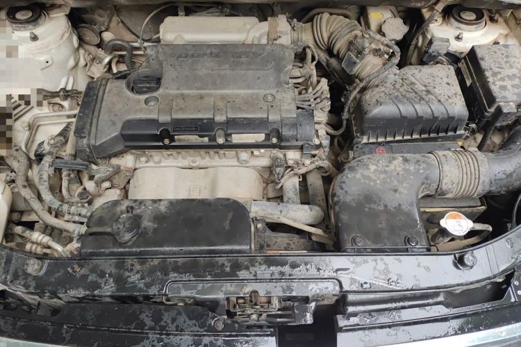 Used Kia Sportage 2013 2.0L Manual Two-Wheel Drive GL Trim Engine Bay