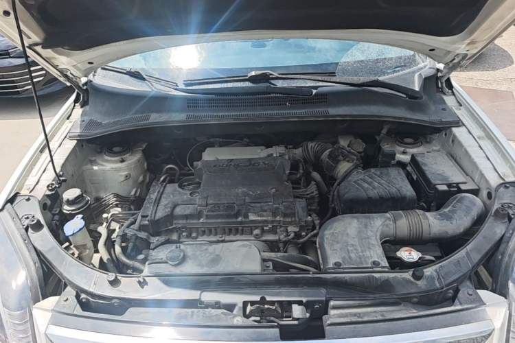 Used Kia Sportage 2013 2.0L Automatic Two-Wheel Drive GLS Trim Engine Bay