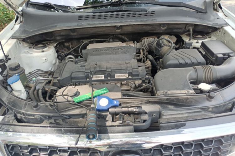 Used Kia Sportage 2013 2.0L Manual Two-Wheel Drive GL Trim Engine Bay