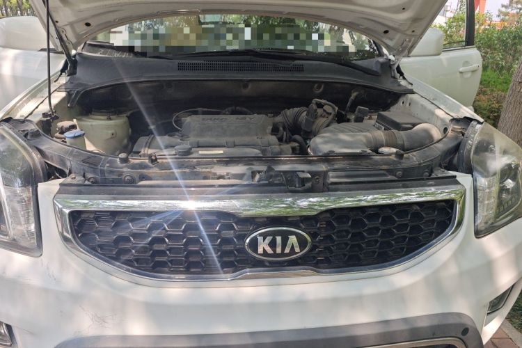 Used Kia Sportage 2013 2.0L Manual Two-Wheel Drive GL Trim Engine Bay