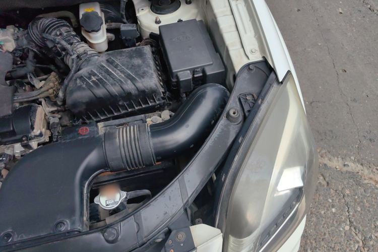 Used Kia Sportage 2013 2.0L Manual Two-Wheel Drive GLS Engine Bay Left
