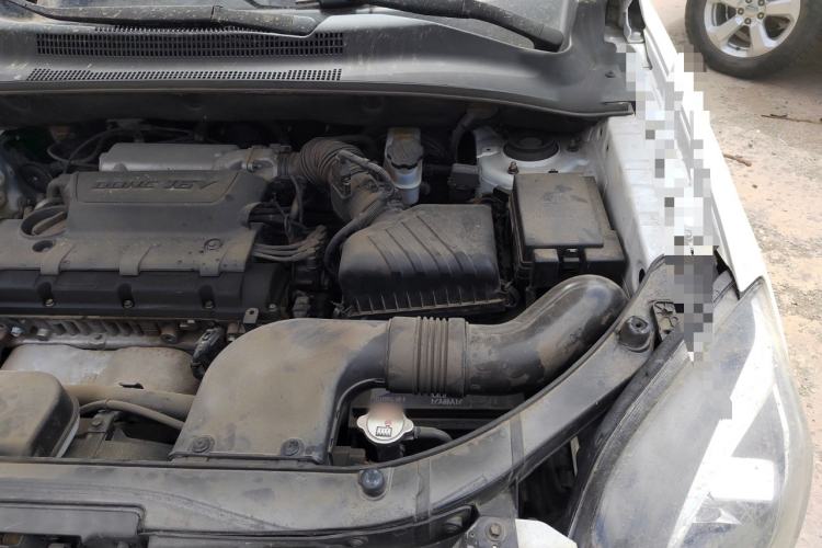 Used Kia Sportage 2013 2.0L Manual Two-Wheel Drive GL Trim Engine Bay Left