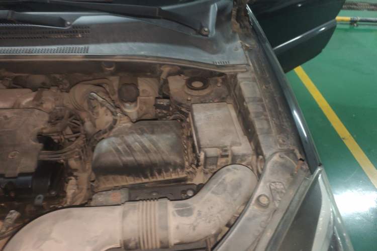 Used Kia Sportage 2013 2.0L Automatic Two-Wheel Drive GL Trim Engine Bay Left