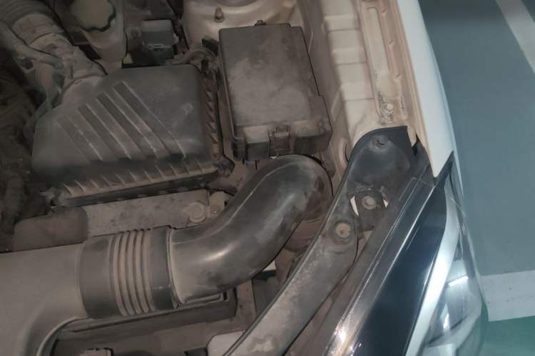Used Kia Sportage 2013 2.0L Automatic Two-Wheel Drive GL Trim Engine Bay Left