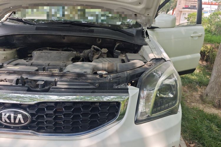 Used Kia Sportage 2013 2.0L Manual Two-Wheel Drive GL Trim Engine Bay Left