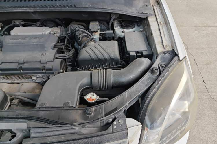 Used Kia Sportage 2013 2.0L Automatic Two-Wheel Drive GL Trim Engine Bay Left
