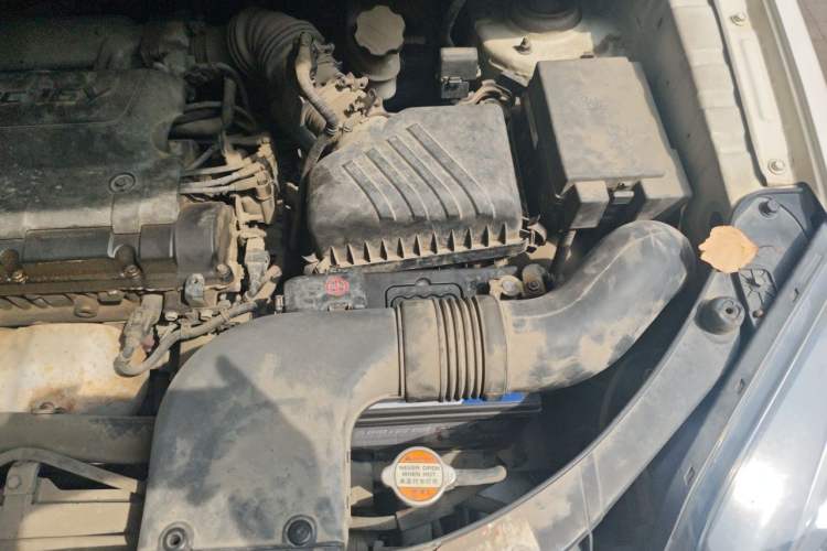 Used Kia Sportage 2013 2.0L Automatic Two-Wheel Drive GL Trim Engine Bay Left