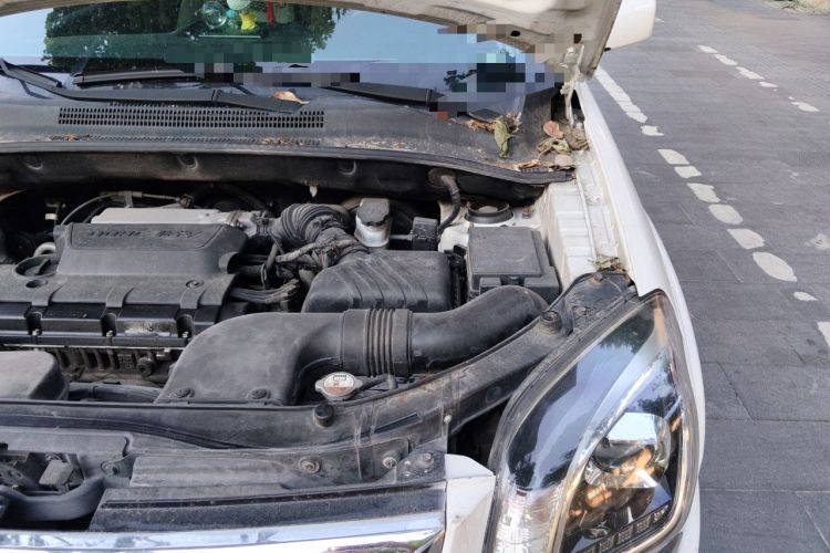 Used Kia Sportage 2013 2.0L Automatic Two-Wheel Drive GL Trim Engine Bay Left
