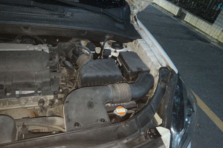 Used Kia Sportage 2013 2.0L Automatic Two-Wheel Drive GL Trim Engine Bay Left