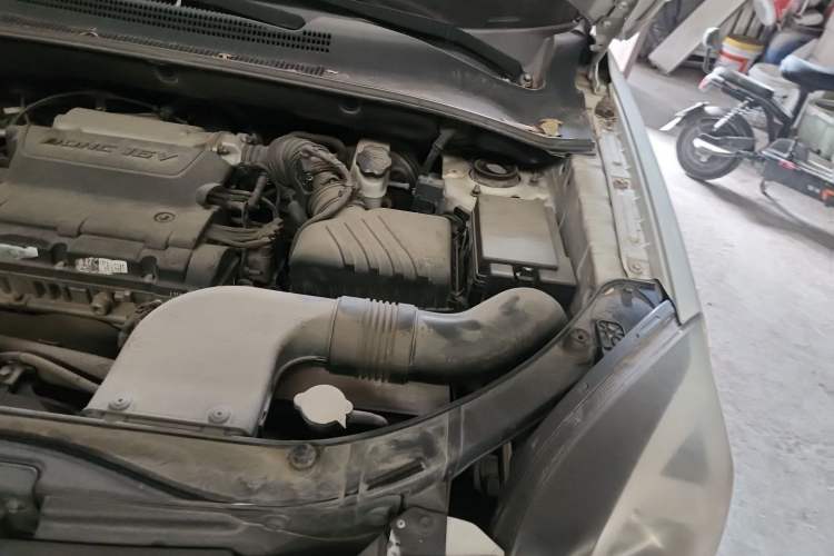 Used Kia Sportage 2013 2.0L Automatic Two-Wheel Drive GL Trim Engine Bay Left