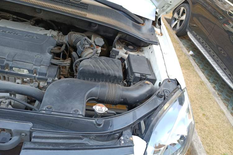 Used Kia Sportage 2013 2.0L Automatic Two-Wheel Drive GL Trim Engine Bay Left