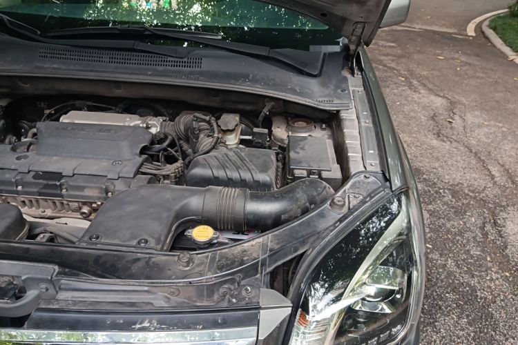 Used Kia Sportage 2013 2.0L Automatic Two-Wheel Drive GL Trim Engine Bay Left