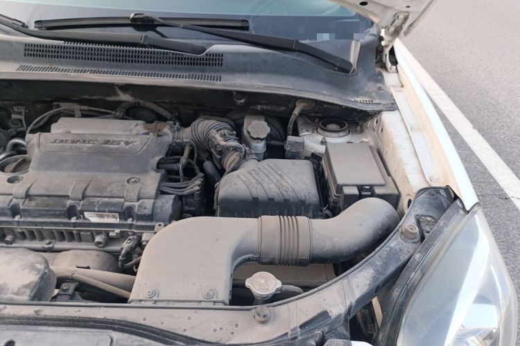 Used Kia Sportage 2013 2.0L Manual Two-Wheel Drive GLS Engine Bay Left