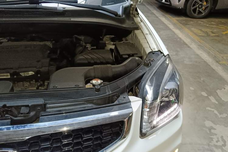 Used Kia Sportage 2013 2.0L Automatic Two-Wheel Drive GL Trim Engine Bay Left