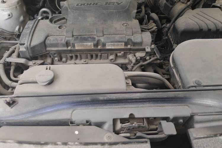 Used Kia Sportage 2013 2.0L Manual Two-Wheel Drive GL Trim Engine Bay