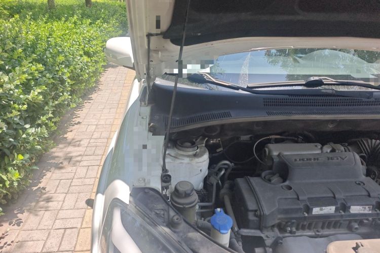 Used Kia Sportage 2013 2.0L Manual Two-Wheel Drive GLS Engine Bay Right