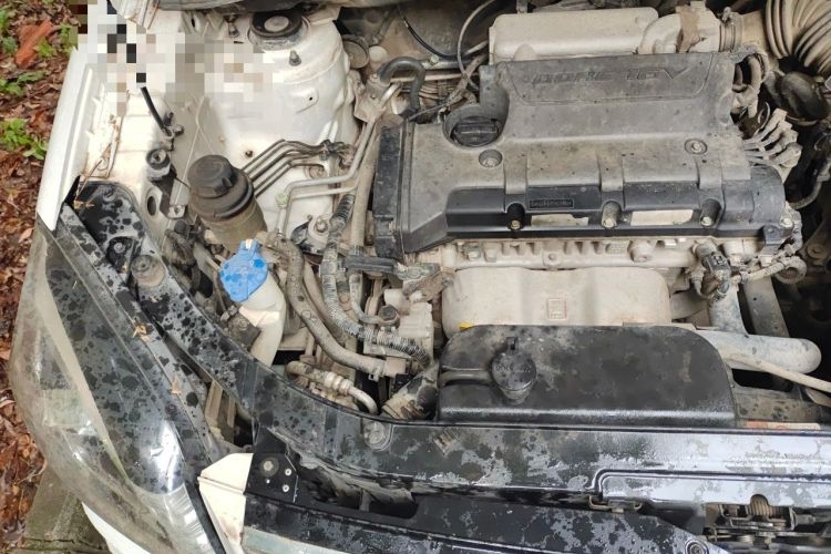 Used Kia Sportage 2013 2.0L Manual Two-Wheel Drive GL Trim Engine Bay Right