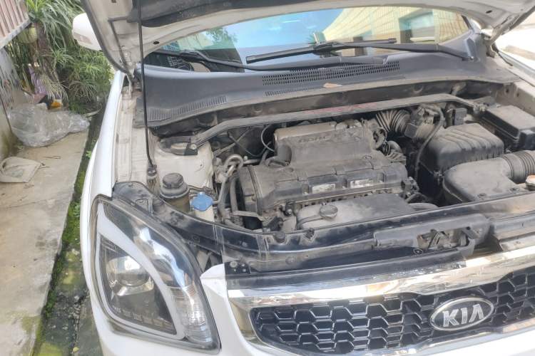 Used Kia Sportage 2013 2.0L Manual Two-Wheel Drive GLS Engine Bay Right