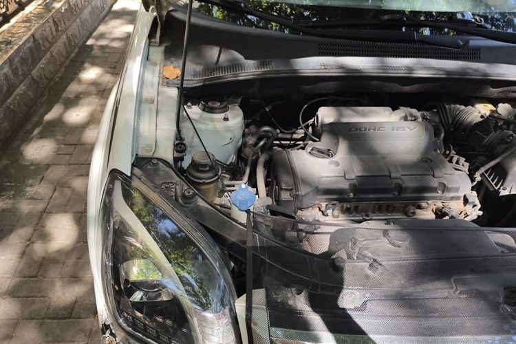 Used Kia Sportage 2013 2.0L Manual Two-Wheel Drive GLS Engine Bay Right