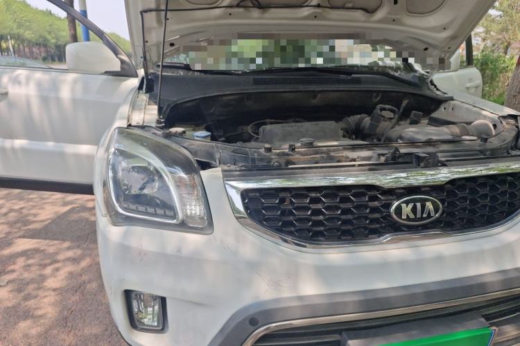 Used Kia Sportage 2013 2.0L Manual Two-Wheel Drive GL Trim Engine Bay Right