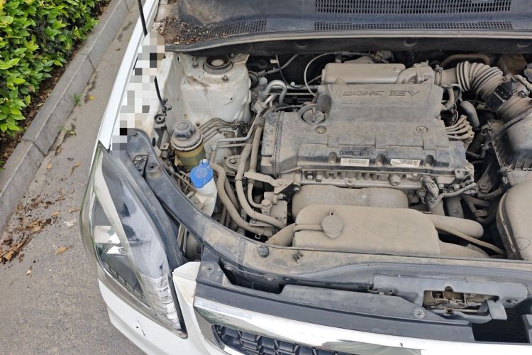 Used Kia Sportage 2013 2.0L Manual Two-Wheel Drive GL Trim Engine Bay Right