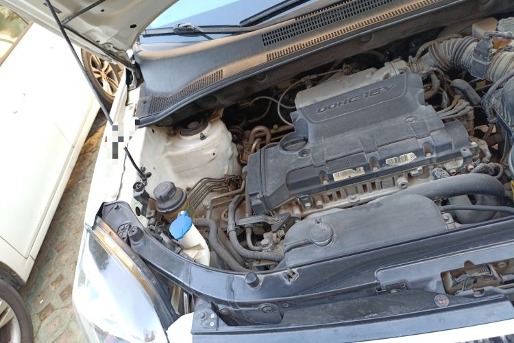 Used Kia Sportage 2013 2.0L Automatic Two-Wheel Drive GL Trim Engine Bay Right