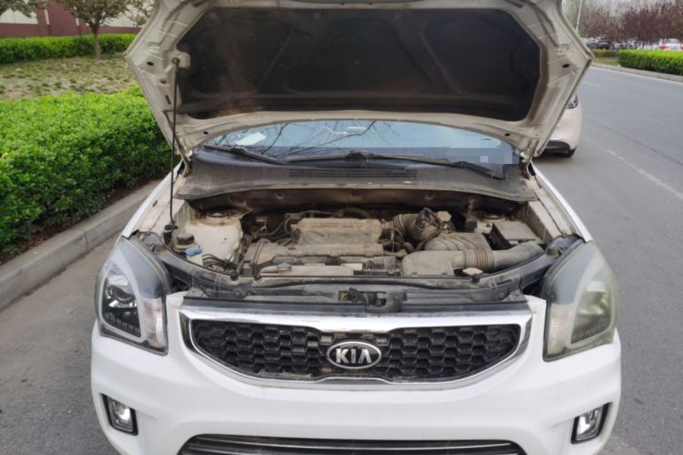 Used Kia Sportage 2013 2.0L Manual Two-Wheel Drive GLS Engine Bay