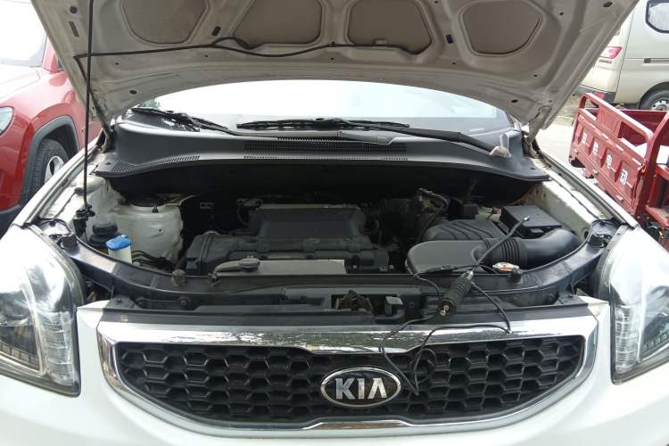 Used Kia Sportage 2013 2.0L Manual Two-Wheel Drive GL Trim Engine Bay