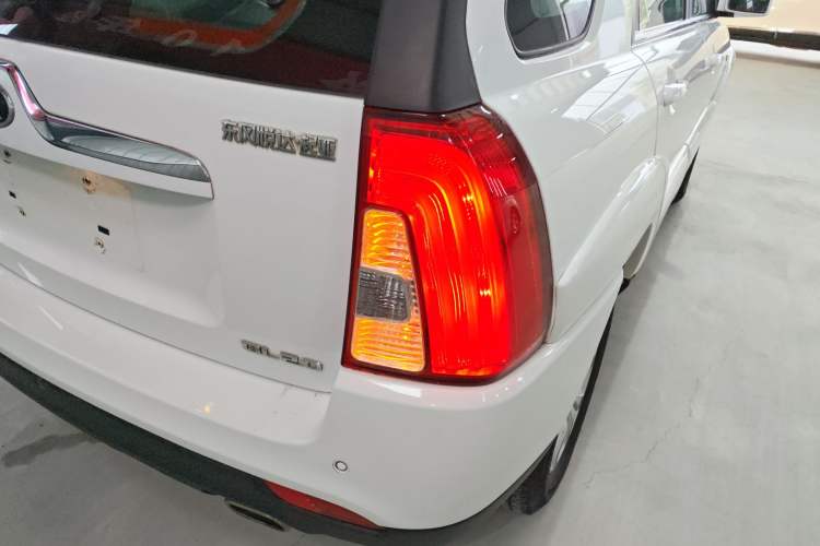Used Kia Sportage 2013 2.0L Manual Two-Wheel Drive GL Trim Exterior 3